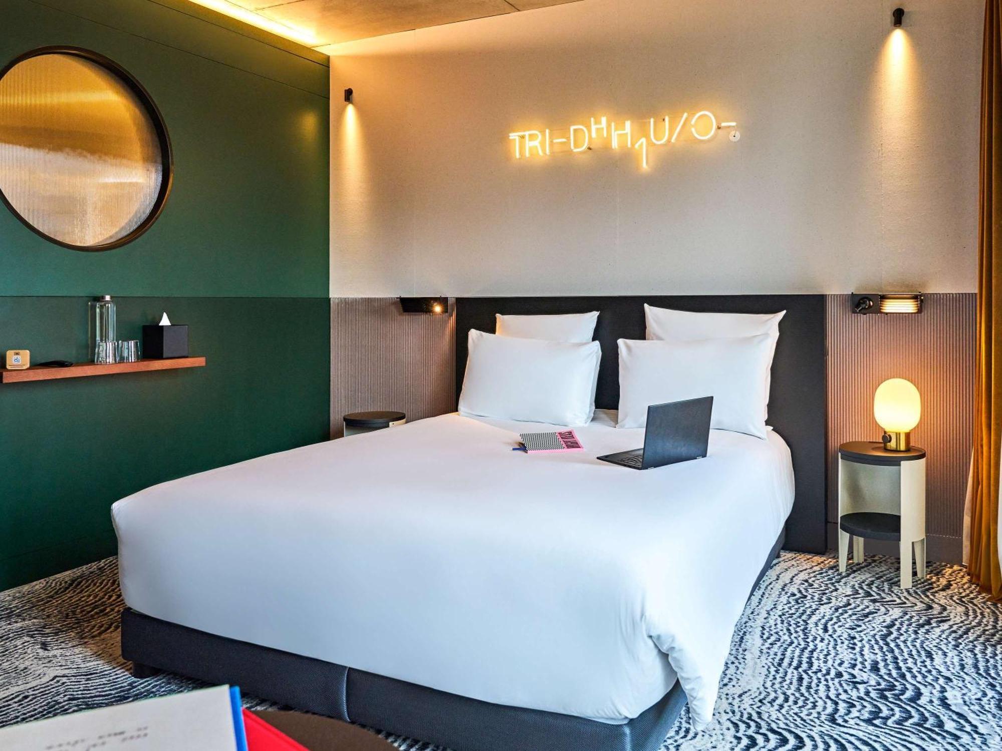 Tribe Paris Clichy Hotell Eksteriør bilde