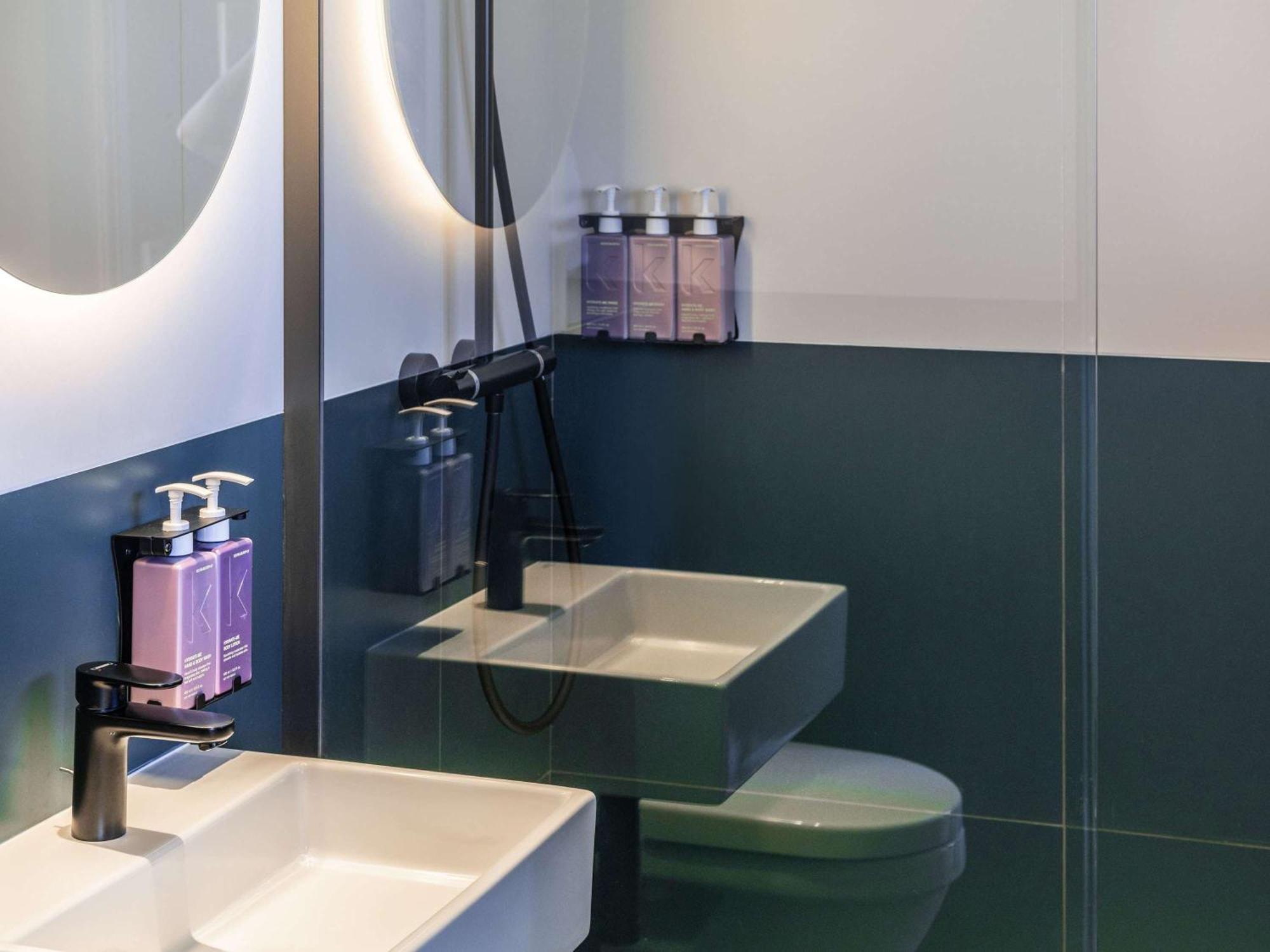 Tribe Paris Clichy Hotell Eksteriør bilde