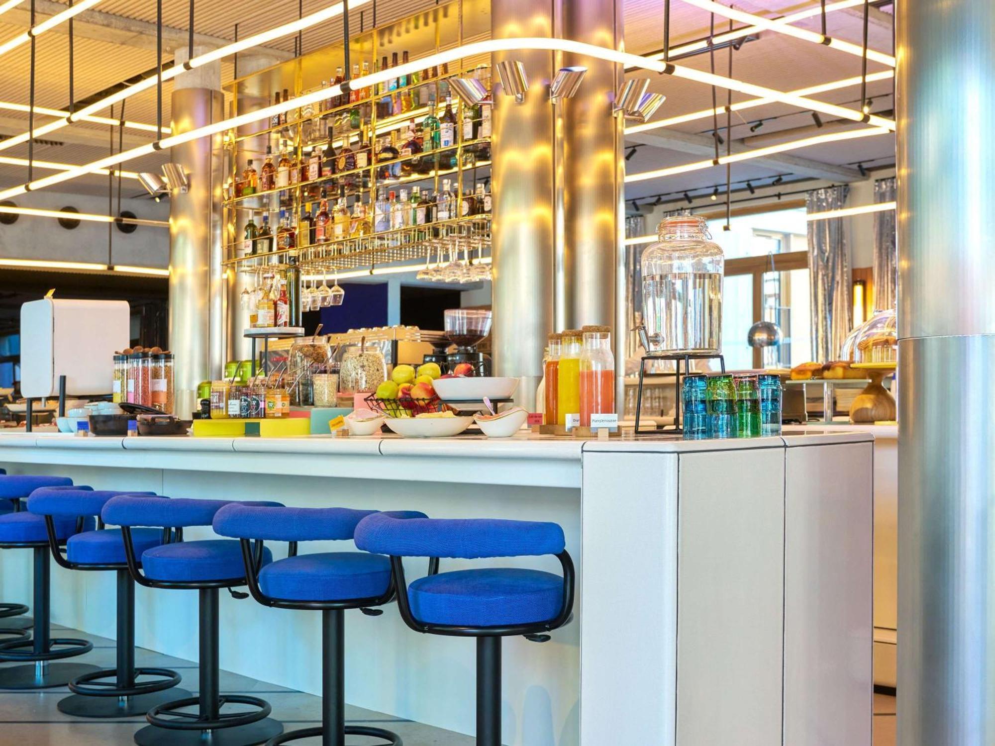 Tribe Paris Clichy Hotell Eksteriør bilde