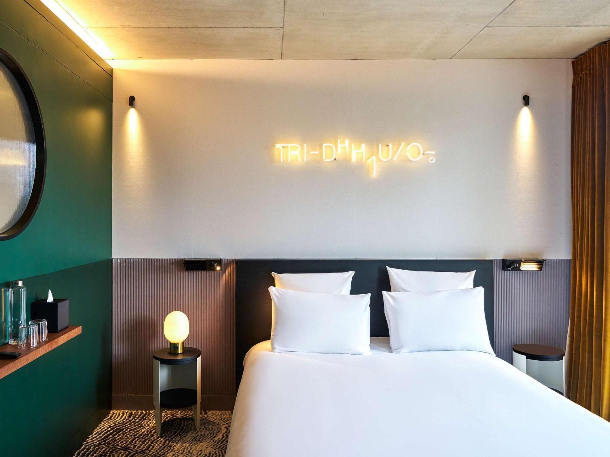 Tribe Paris Clichy Hotell Eksteriør bilde